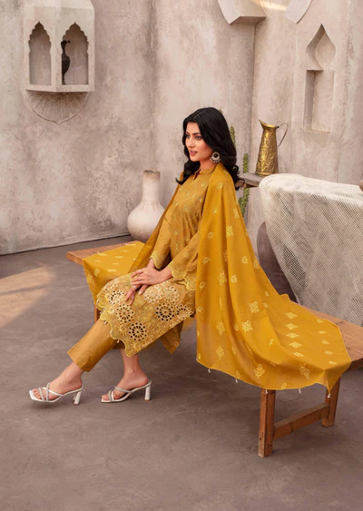 Front View – Mehandi Embroidered Lawn Shirt Tabeer Collection Vol 5