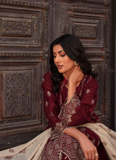 Front View – Mehrun Embroidered Lawn Shirt Tabeer Collection Vol 5